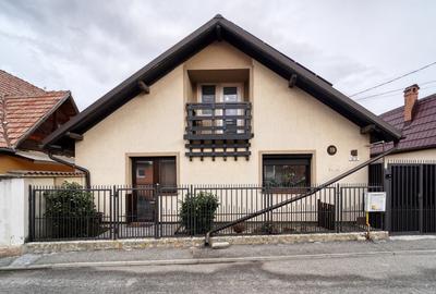 Casă individuală cu 5 camere în Central