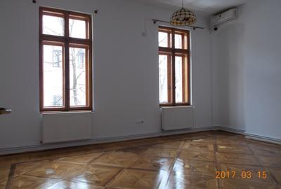 Ultracentral,Cismigiu, Stirbei Voda, vila interbelica,gradina, 7 camere, D+P/1+M - 1