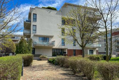 Apartament cu 3 camere decomandat, mobilat în Băneasa