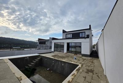 Vila exclusivista cu piscina langa lac. Acasa ca in vacanta! - 3