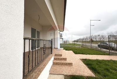 Casă cu 3 camere  toate utilitățile - 105.000E cu teren in  concesiune - 8