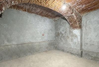 Investitie in Centrul Istoric: Apartament + Pivnita (Crama) - 18