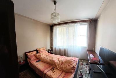 Apartament 2 camere decomandat etaj 3/4 metrou Romancierilor - 1