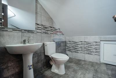 Apartament cu 3 camere de vânzare în zona Burdujeni - 3