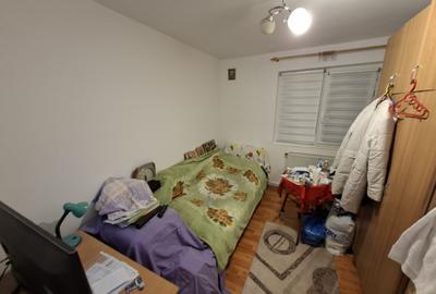 Apartament cu 2 camere decomandat, mobilat în Podu Roș