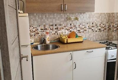 Garsoniera, 1 Mai - 3