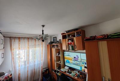 Apartament de 3 camere zona Garii