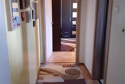 Apartament 3 camere si loc de parcare zona Lupeni - 5