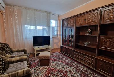 Apartament cu 3 camere semidecomandat, mobilat în Constructorilor