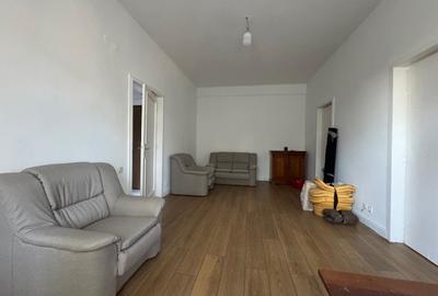 Apartament cu 2 camere semidecomandat, mobilat în Magheru