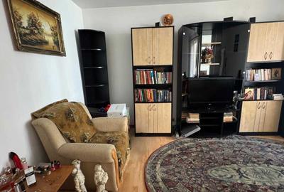 Apartament cu 3 camere decomandat, mobilat în Astra