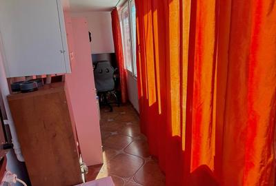 Garsoniera etaj intermediar in cartier Racadau - 4