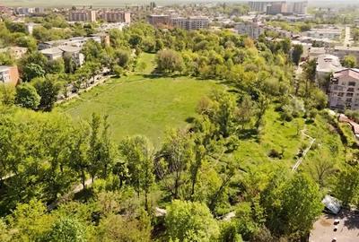 Apartament cu 4 camere, bloc 1982, etaj intermediar, in spate Iulius Mall - 1