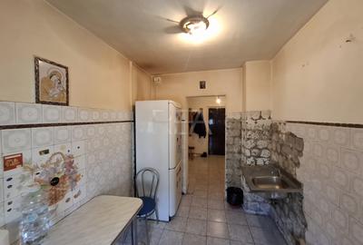 2 camere, et 6/10, bloc 1980, 58 mp-Gorjului - 6