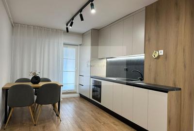Apartament cu 2 camere semidecomandat, mobilat în Central