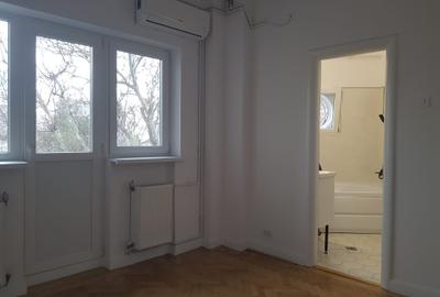 Apartament 3 camere, 2 bai, proaspat renovat, ultracentral, etaj 2, 945 euro - 13