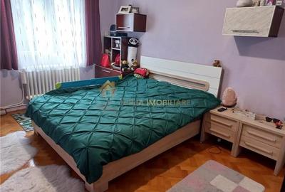 APARTAMENT 3  CAMERE 65 MP OCAZIE UNICA !