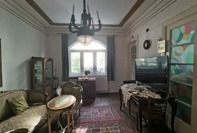 Apartament cu 4 camere decomandat în Domenii