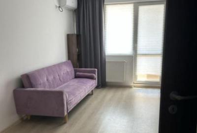 Garsonieră decomandată în Apărătorii Patriei