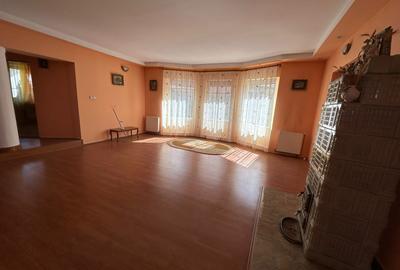 Casa de vanzare , 200 mp , Zona Sebes - 7