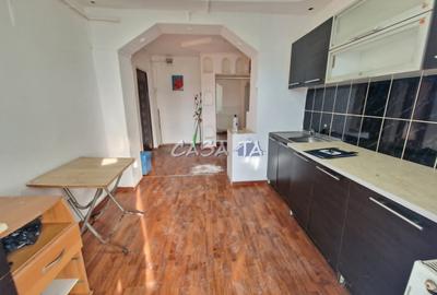 Apartament 3 camere ,situat in Rovinari, Str. 22 Decembrie 1989 - 9