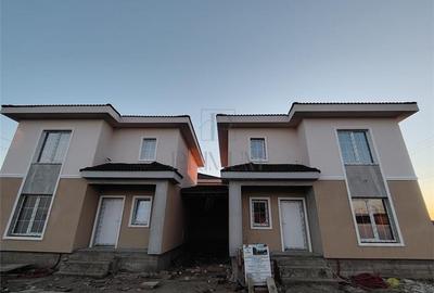 Duplex cu 4 camere în Moșnița Nouă