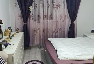 Casa, P+1+M,  la 5 minute de Metrou Apărătorii Patriei. - 2