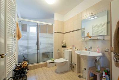 Casa de Lux in Livada cu Ciresi Eleganta, Confort si Panorama de Vis - 15