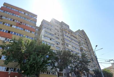 Apartament cu 3 camere semidecomandat în Colentina