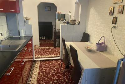 Apartament 2 camere , zona centrala Sala Polivalenta , et 3 8 , decomandat  , 60 - 4
