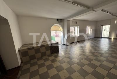 Spațiu comercial, de 70.00 mp, în Cristian