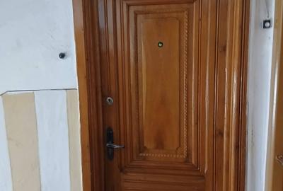 Apartament cu 2 camere semidecomandat, mobilat în Central