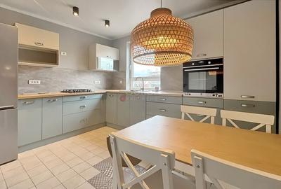 Apartament cu 3 camere decomandat, mobilat în Central