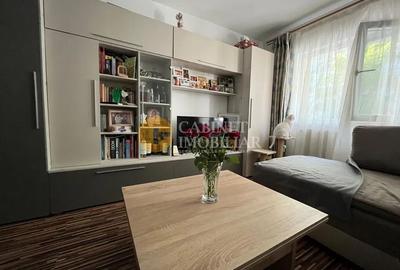Apartament cu 3 camere decomandat, mobilat în Dacia