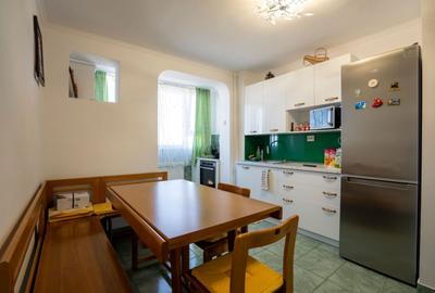 Apartament 3 camere, 2 bai, Nufarul , etaj intermediar - 1