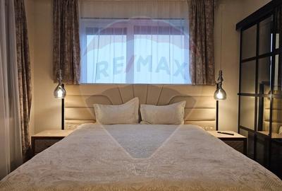 Inchiriez apartament de LUX cu 3 camere terasa, parcare zona Centrala - 1