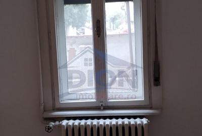 Proprietate interbelica in zona linistita, perfecta pentru investitie - 11