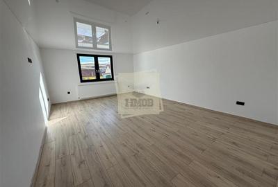 Casa cu 4 camere si 3 bai pretabila birouri in Sura  Mare - 16