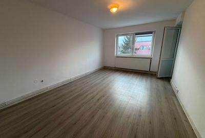 Garsonieră decomandată zona lenin 30 MP str sporturilor - 1