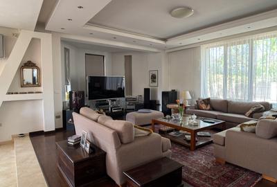 Vila lângă Școala Americană - 1