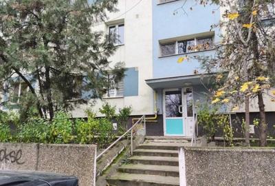 Metrou 1 Decembrie 1918, 3 cam, et. 1/4, bloc reabilitat - 8