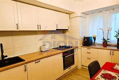 Apartament cu 4 camere decomandat în Lujerului