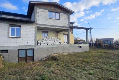 Casa la rosu Bariera Traian, teren 896 mp, COMISION 0% - 3