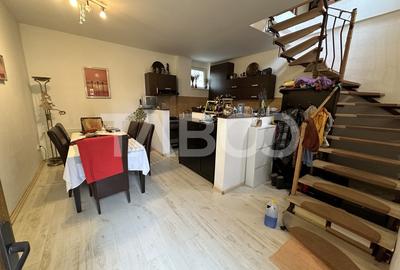 Casa 2 corpuri P+M si P+1 spatiu comercial 70 mpu la strada 2 garaje - 23