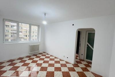 De vanzare  apartament 3 camere Zona Apusului/Gorjului - 1