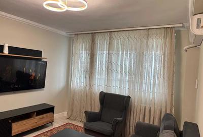 Apartament cu 3 camere semidecomandat, mobilat în Lacul Tei