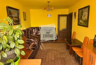 Apartament cu 3 camere decomandat cu balcon in Vasile Aaron - 2