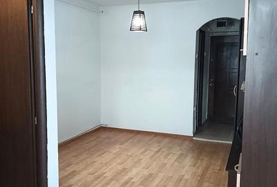 Garsoniera Galata, etaj intermediar, mobilata si utilata! - 4