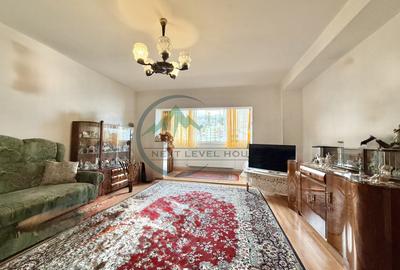 Apartament cu 3 camere decomandat în Răcădău