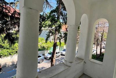 Casă individuală cu 6 camere în Capitale